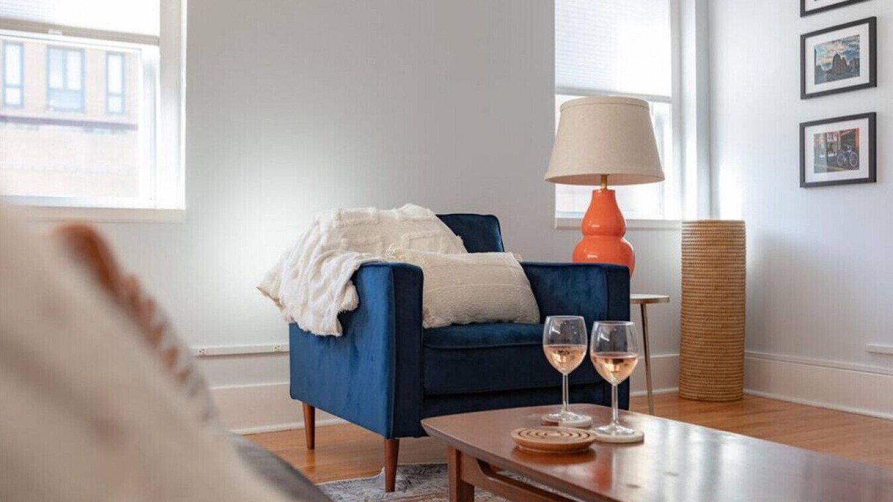 Photo of Livingroom in Champaign