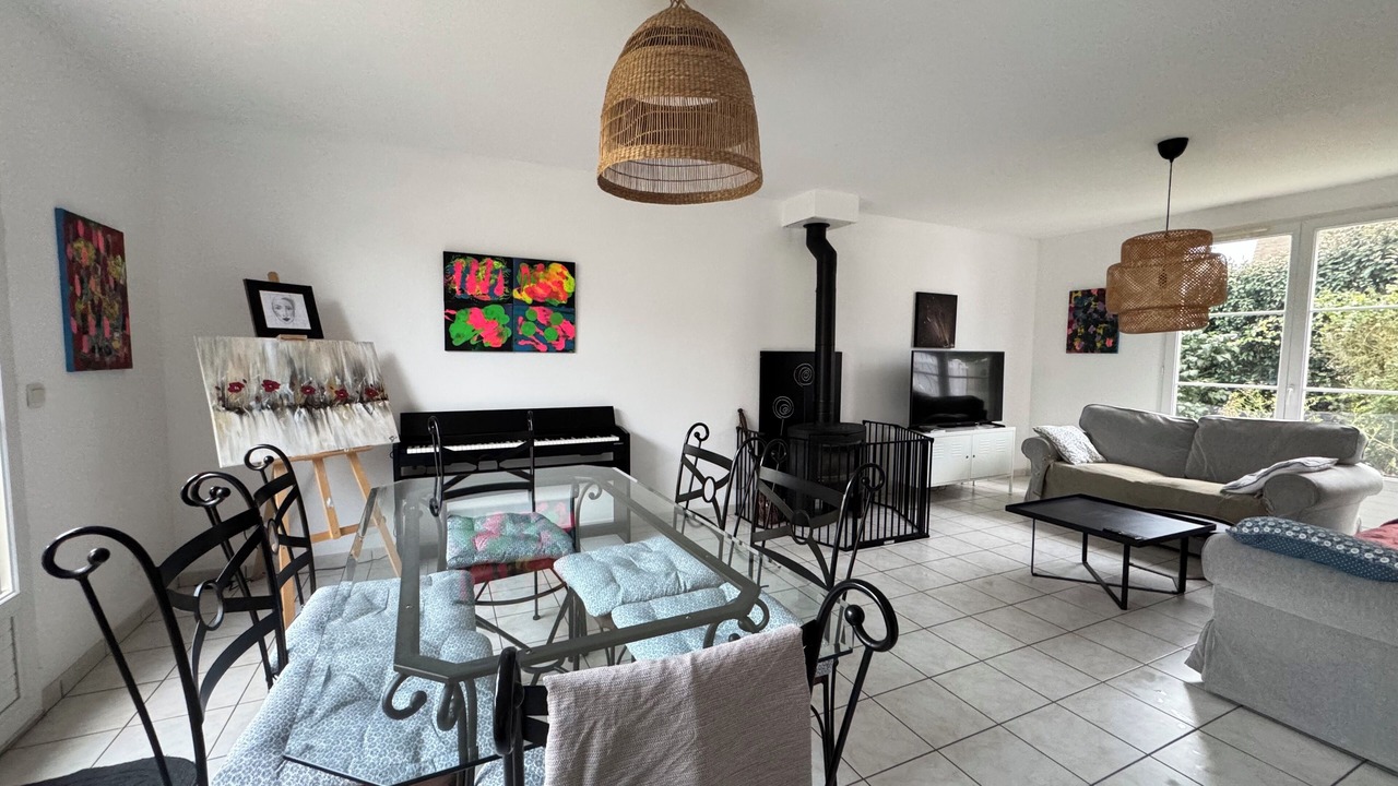 Photo of Livingroom in Vernon