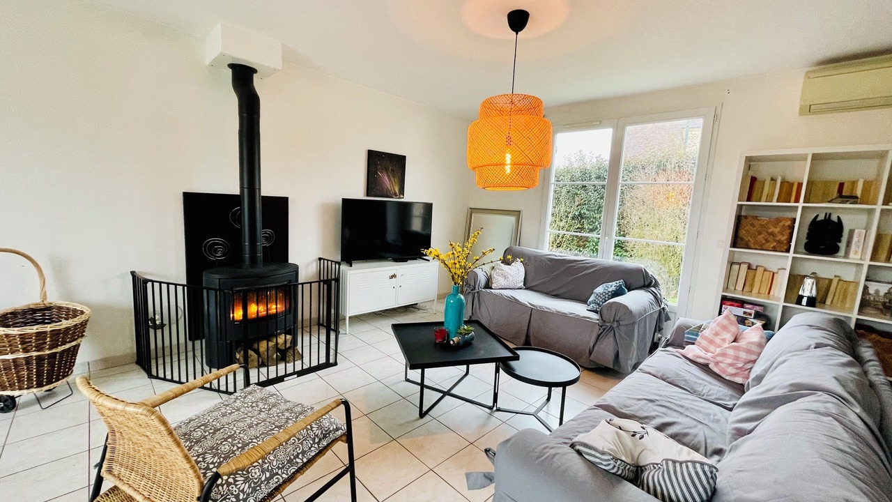 Photo of Livingroom in Vernon