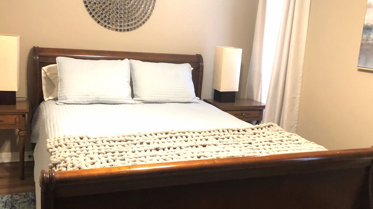 Photo of Bedroom in Counce