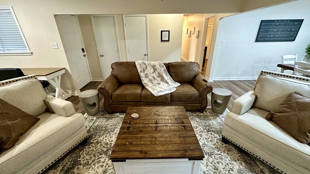 Photo of Livingroom in Tougaloo