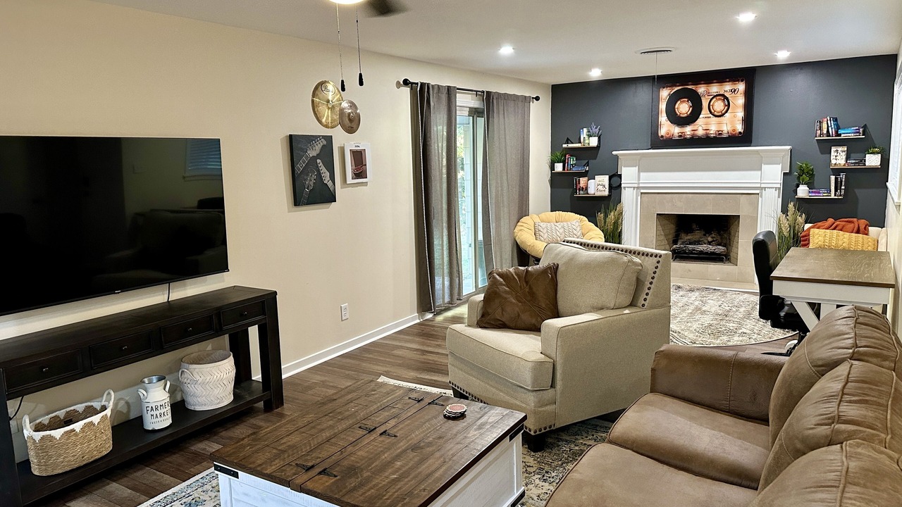 Photo of Livingroom in Tougaloo