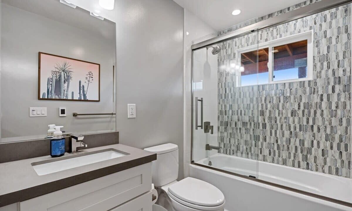 Photo of Bathroom in Park Pacifica