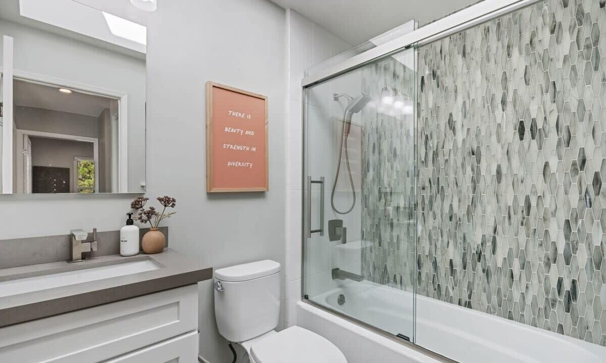 Photo of Bathroom in Park Pacifica