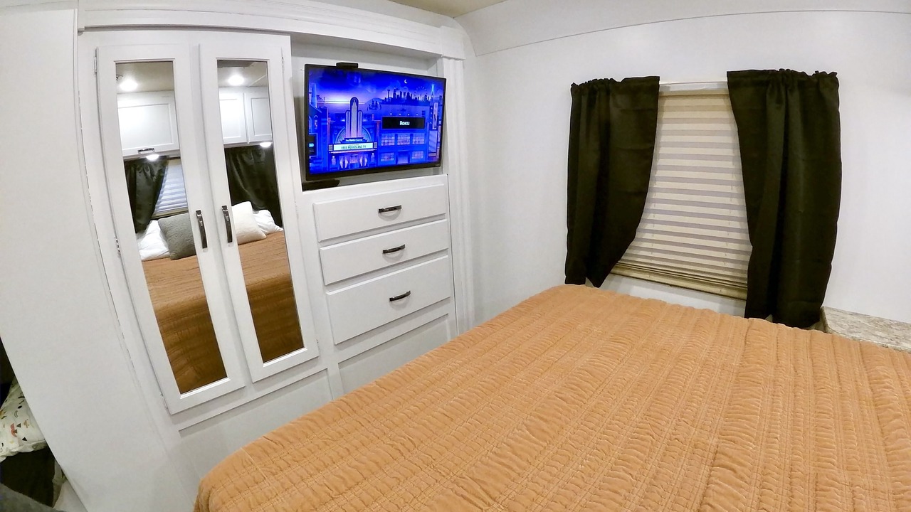 Photo of Bedroom in Hendersonville