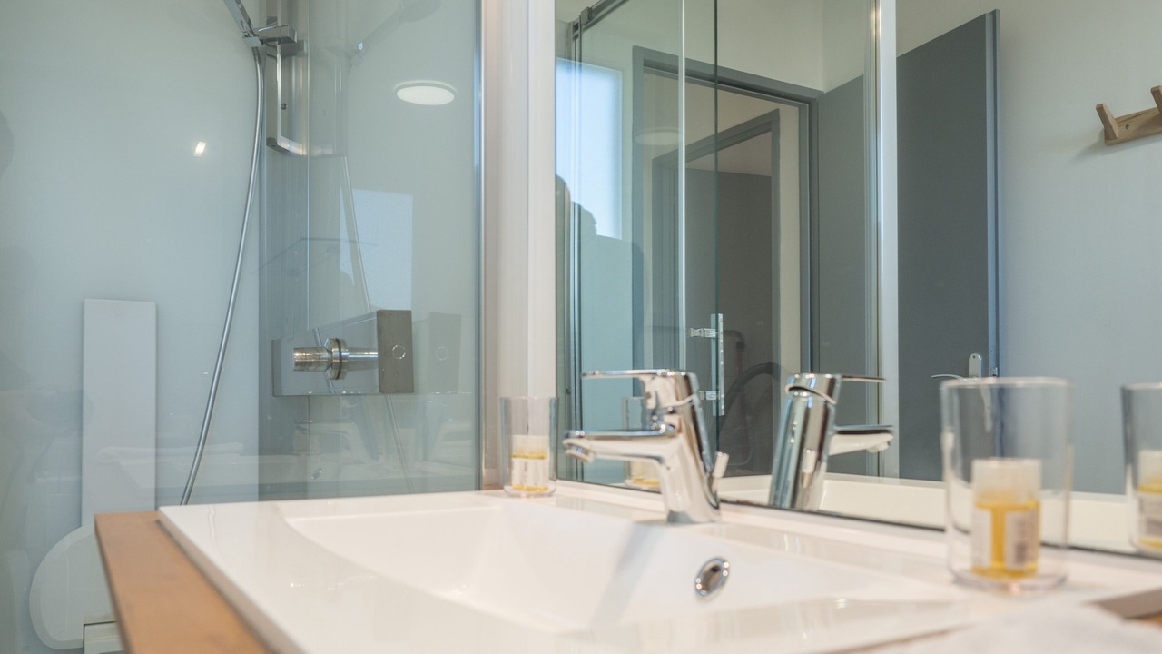 Photo of Bathroom in Saint-Quentin-en-Tourmont