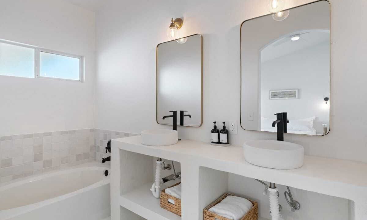 Photo of Bathroom in Townsite