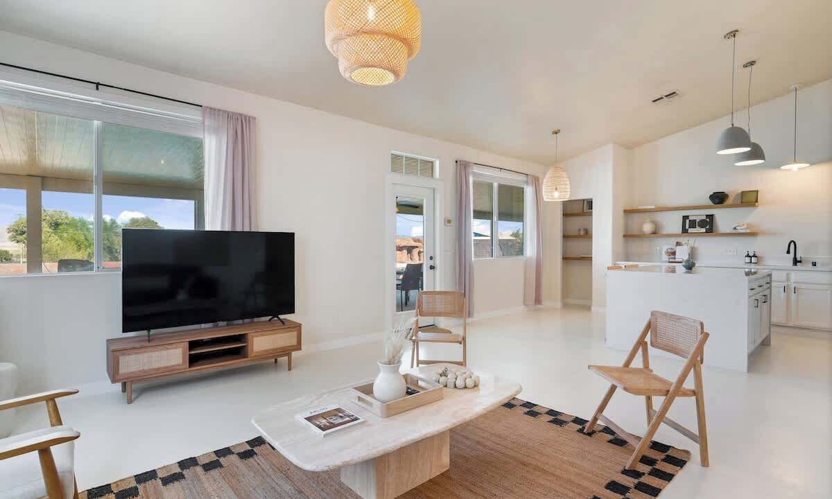 Photo of Livingroom in Townsite