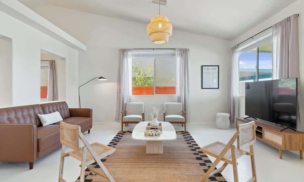 Photo of Livingroom in Townsite