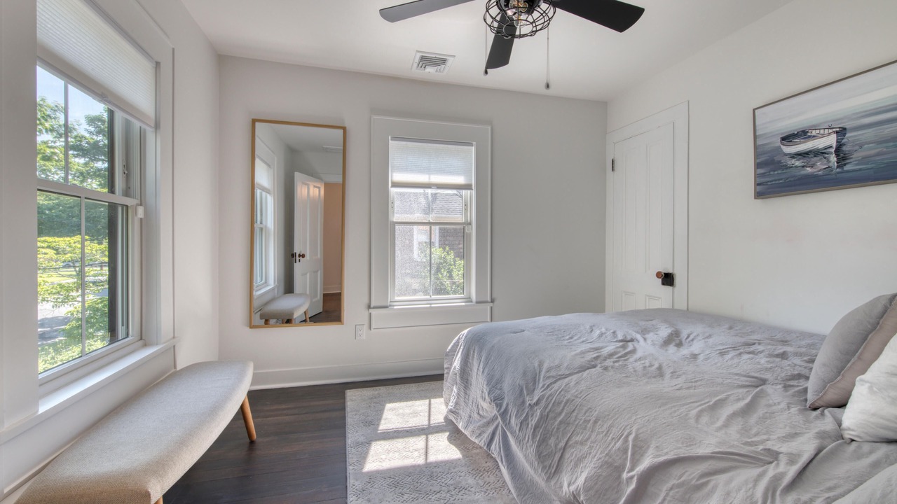 Photo of Bedroom in Greenport West