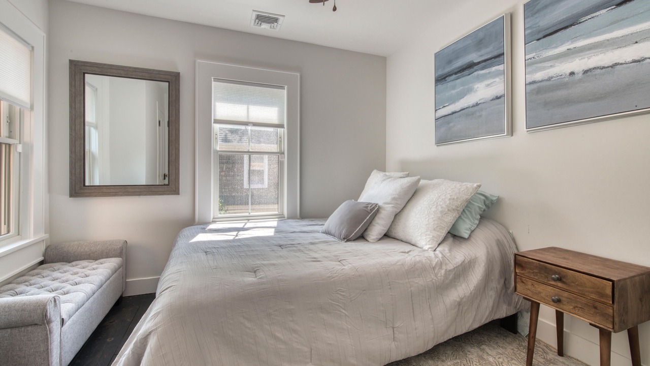 Photo of Bedroom in Greenport West