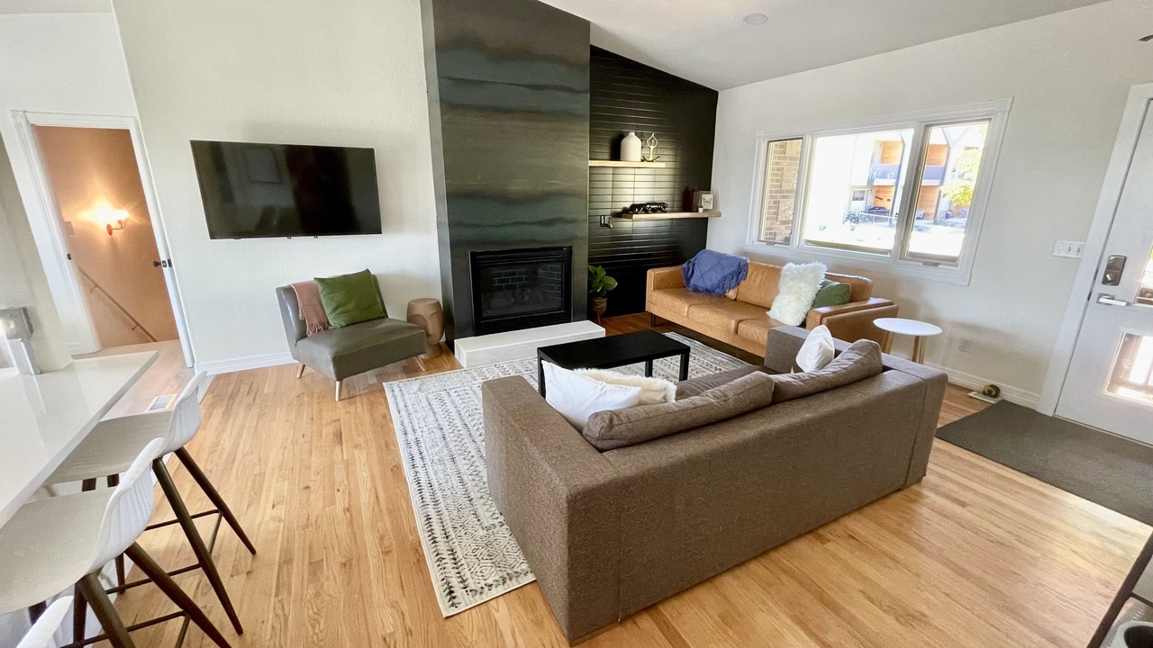 Photo of Livingroom in Berkley