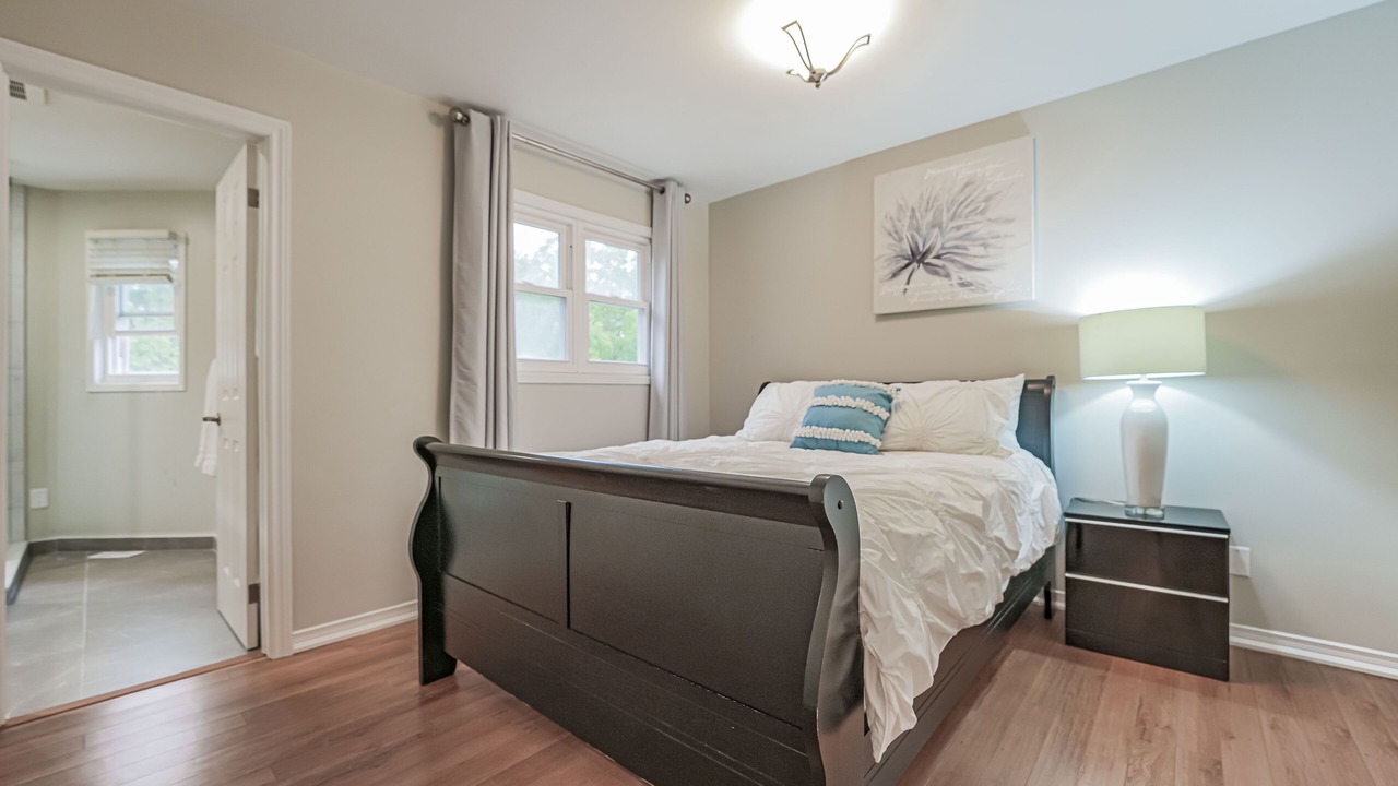 Photo of Bedroom in Richmond Hill