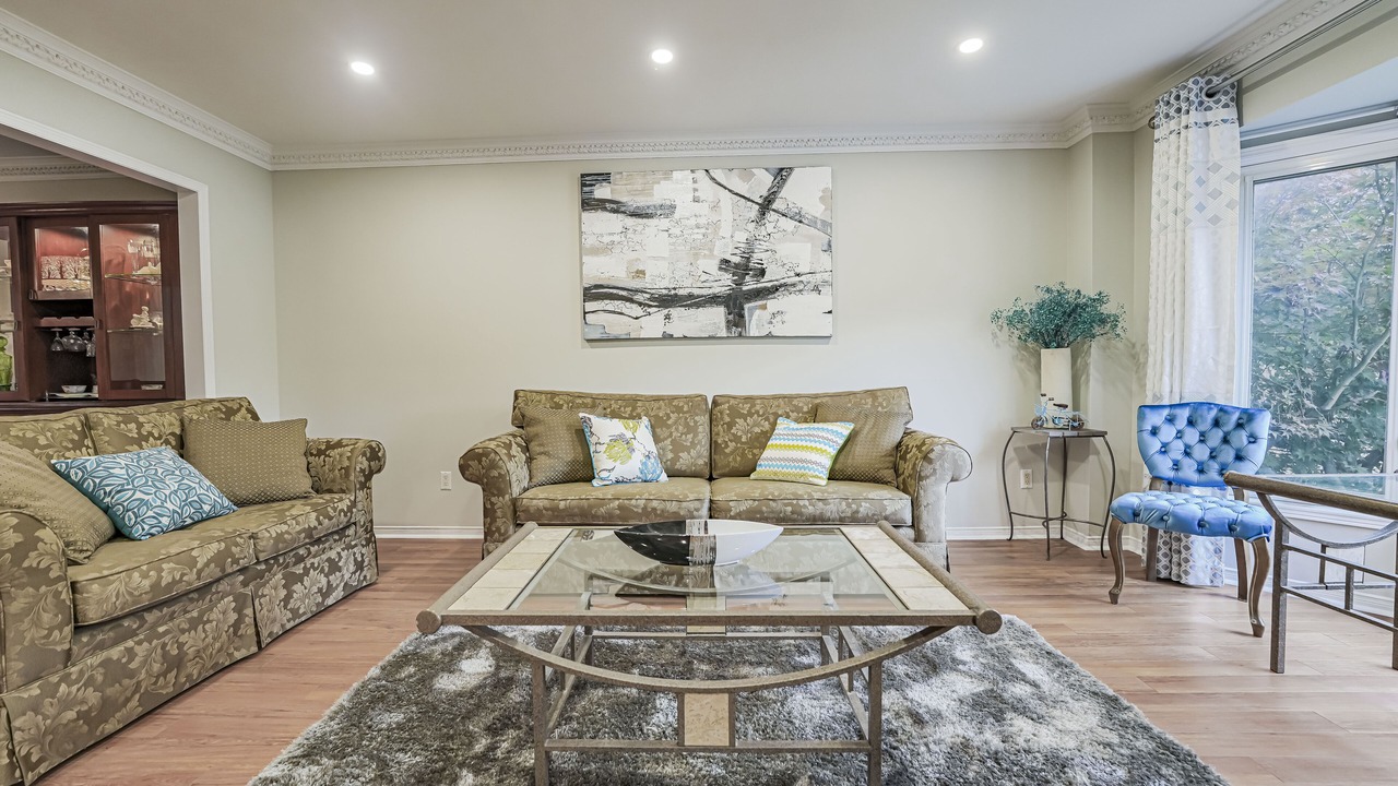 Photo of Livingroom in Richmond Hill
