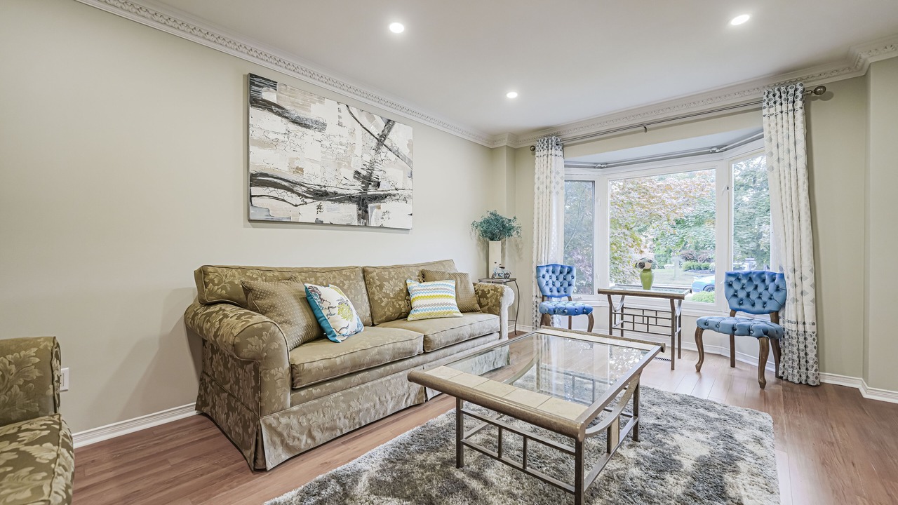 Photo of Livingroom in Richmond Hill