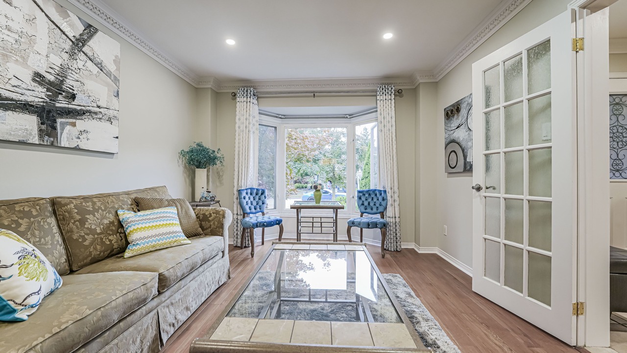 Photo of Livingroom in Richmond Hill