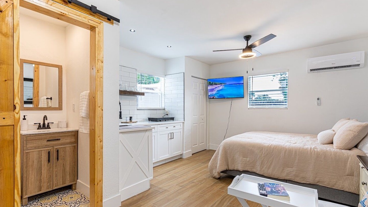 Photo of Bedroom in Lake Worth