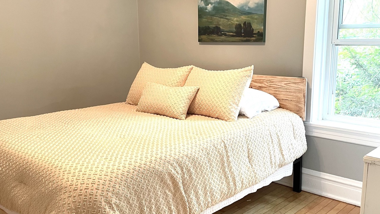 Photo of Bedroom in Forest Park