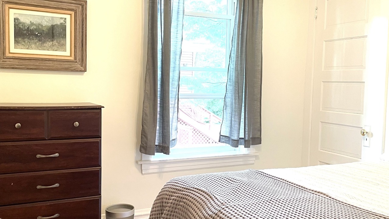 Photo of Bedroom in Forest Park