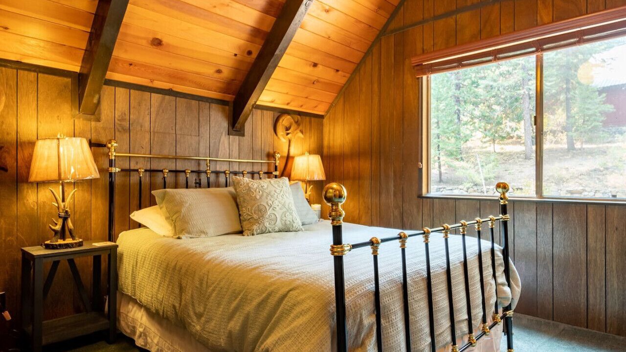 Photo of Bedroom in Homewood