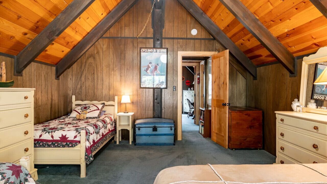 Photo of Bedroom in Homewood