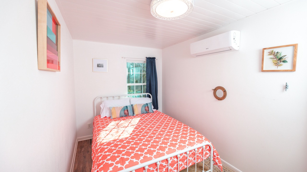 Photo of Bedroom in Sunrise Beach Village