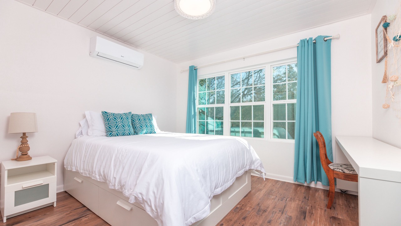 Photo of Bedroom in Sunrise Beach Village