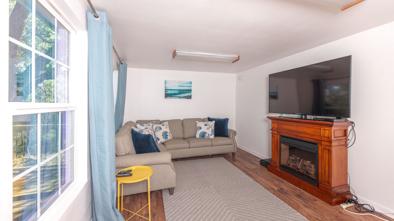 Photo of Livingroom in Sunrise Beach Village