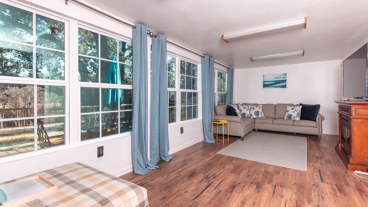 Photo of Livingroom in Sunrise Beach Village