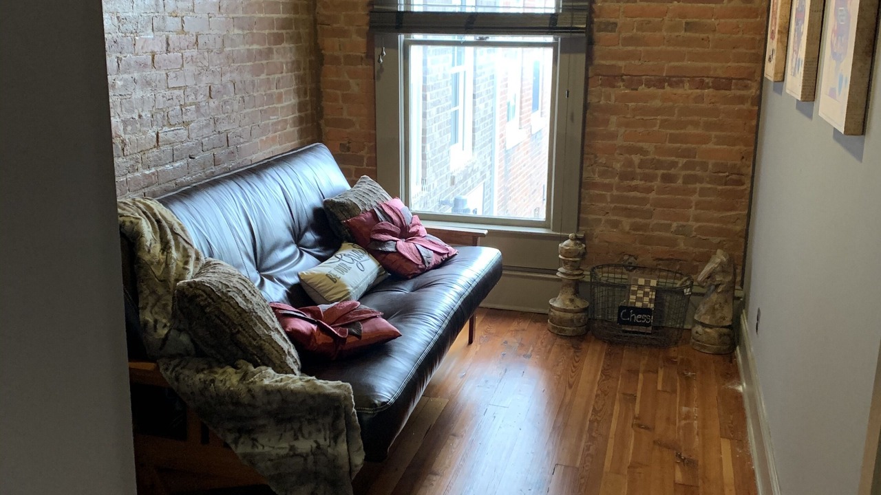 Photo of Livingroom in Elizabethtown