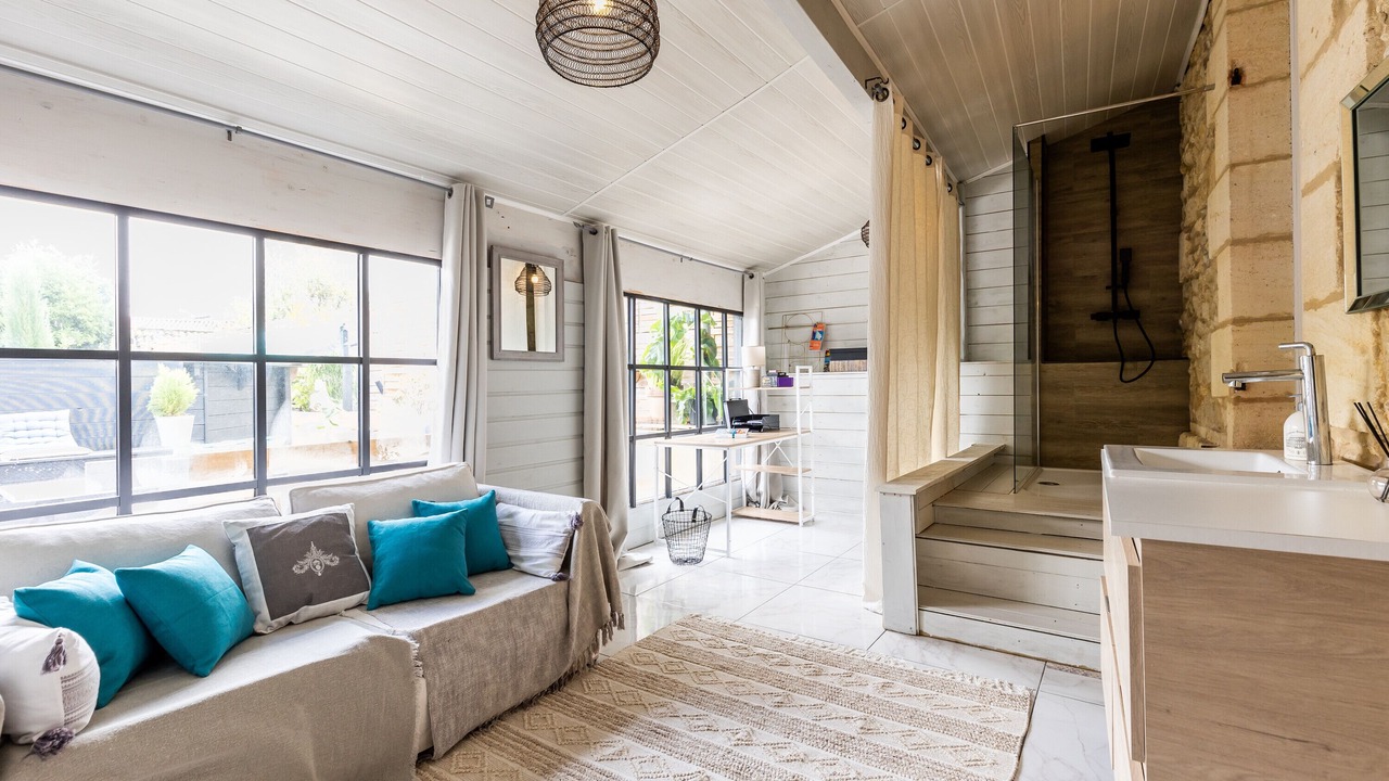 Photo of Others in Vertheuil