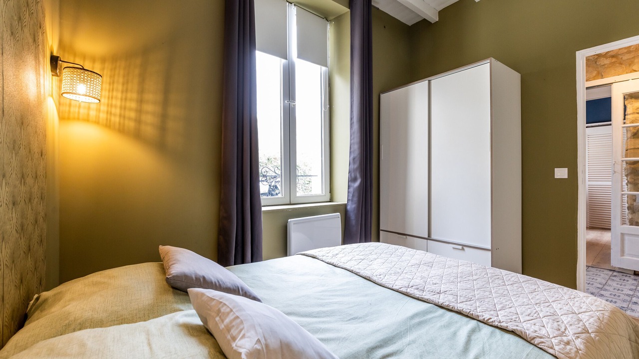 Photo of Bedroom in Vertheuil