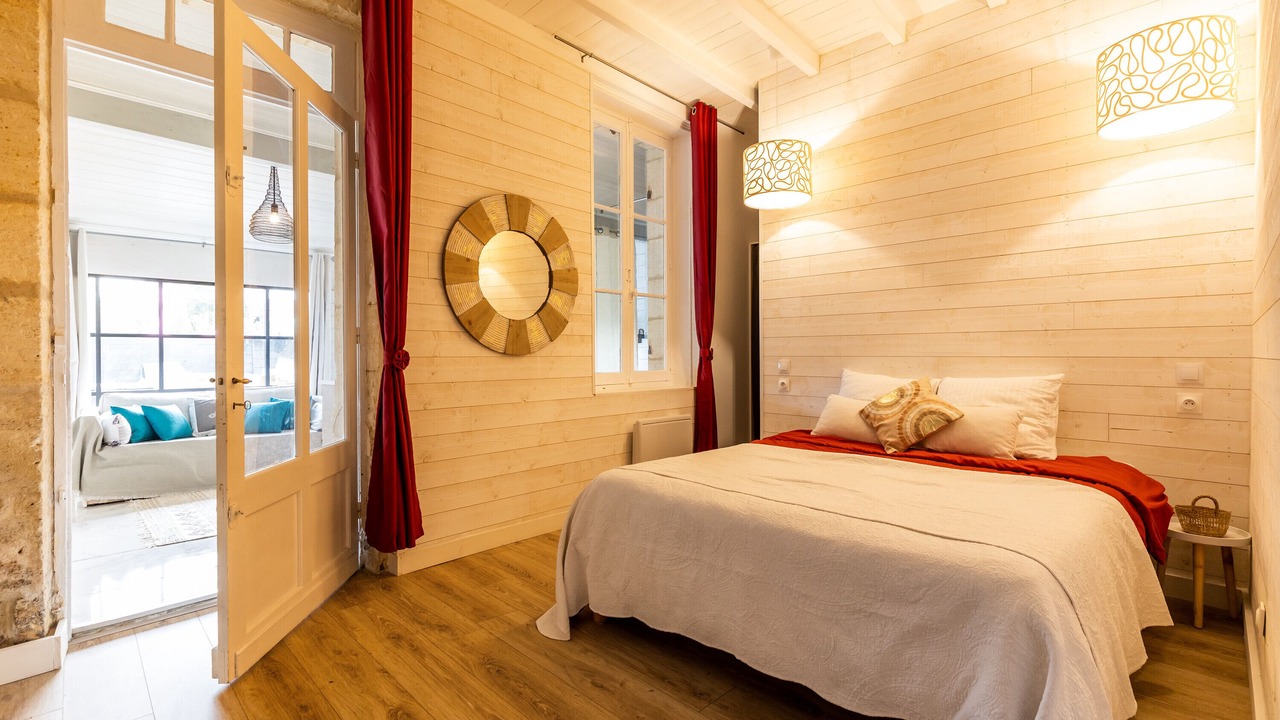 Photo of Bedroom in Vertheuil