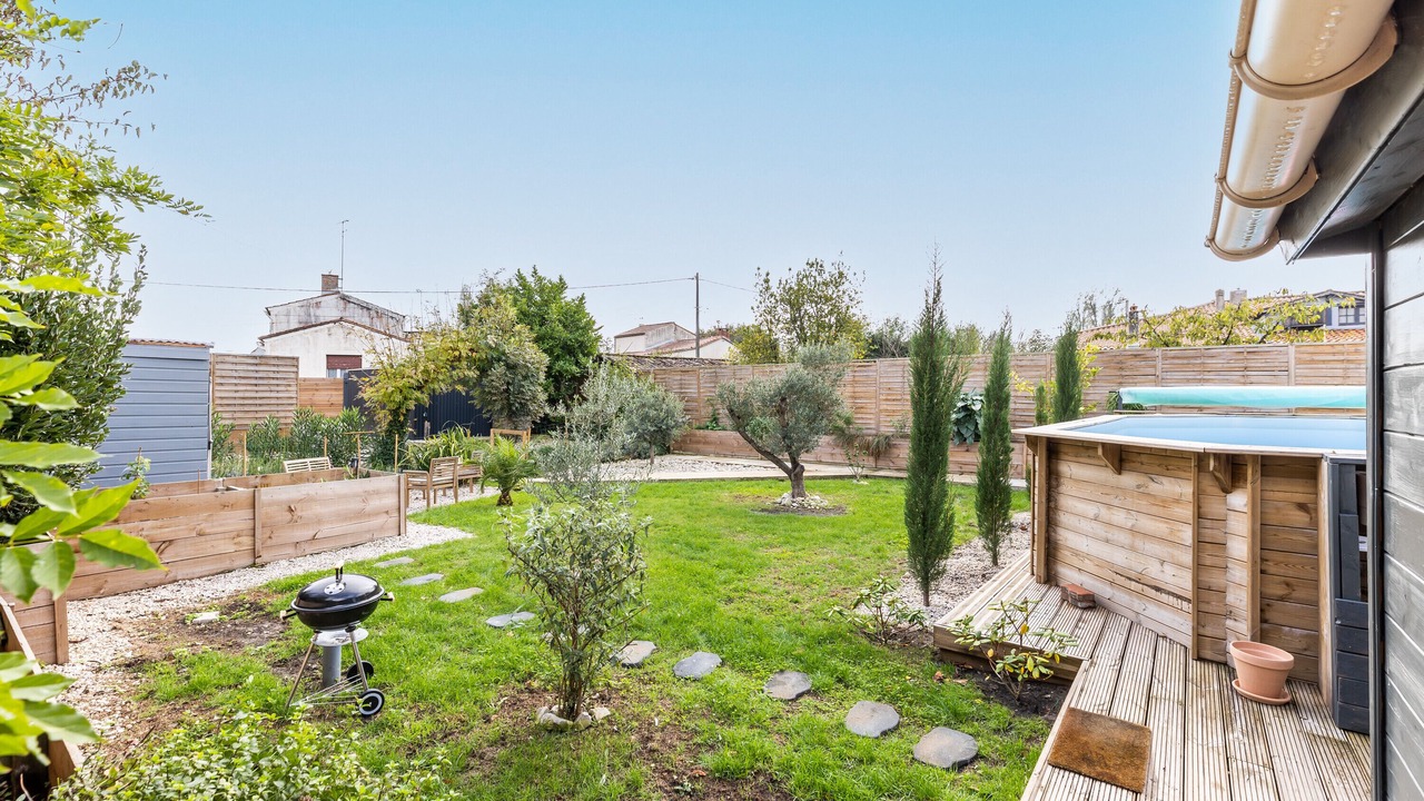 Photo of Outdoor in Vertheuil