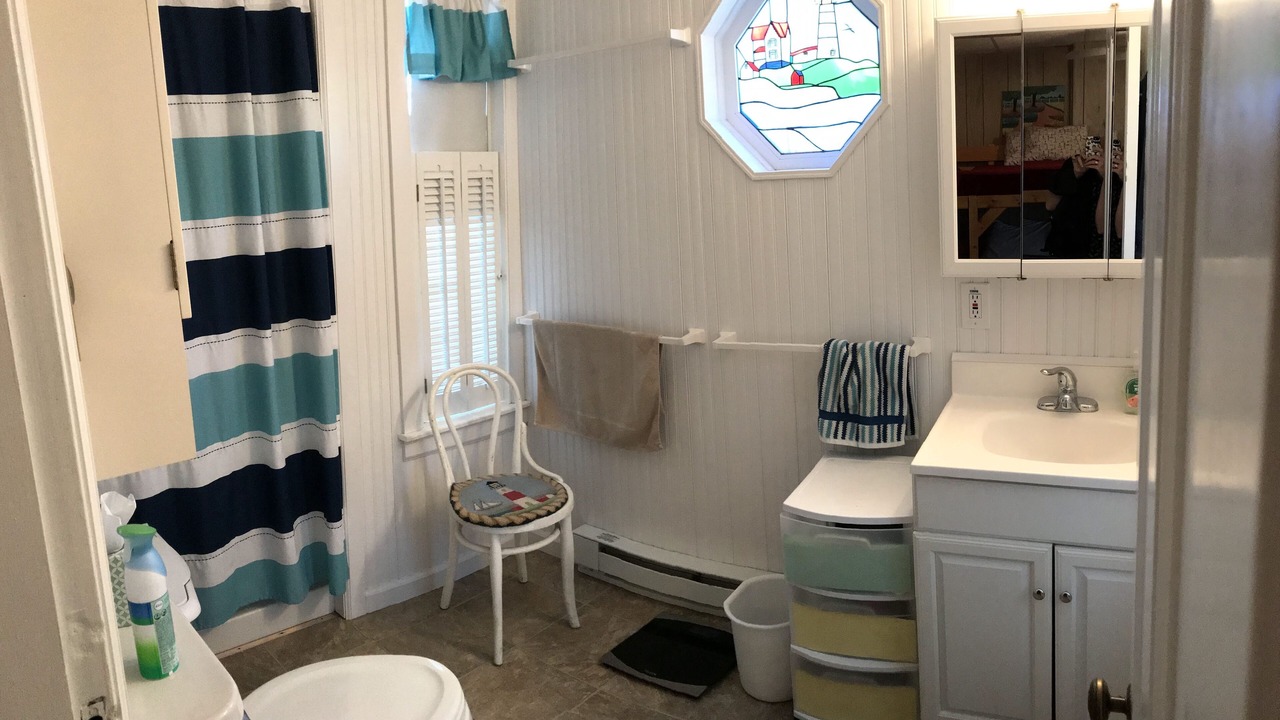 Photo of Bathroom in York Beach