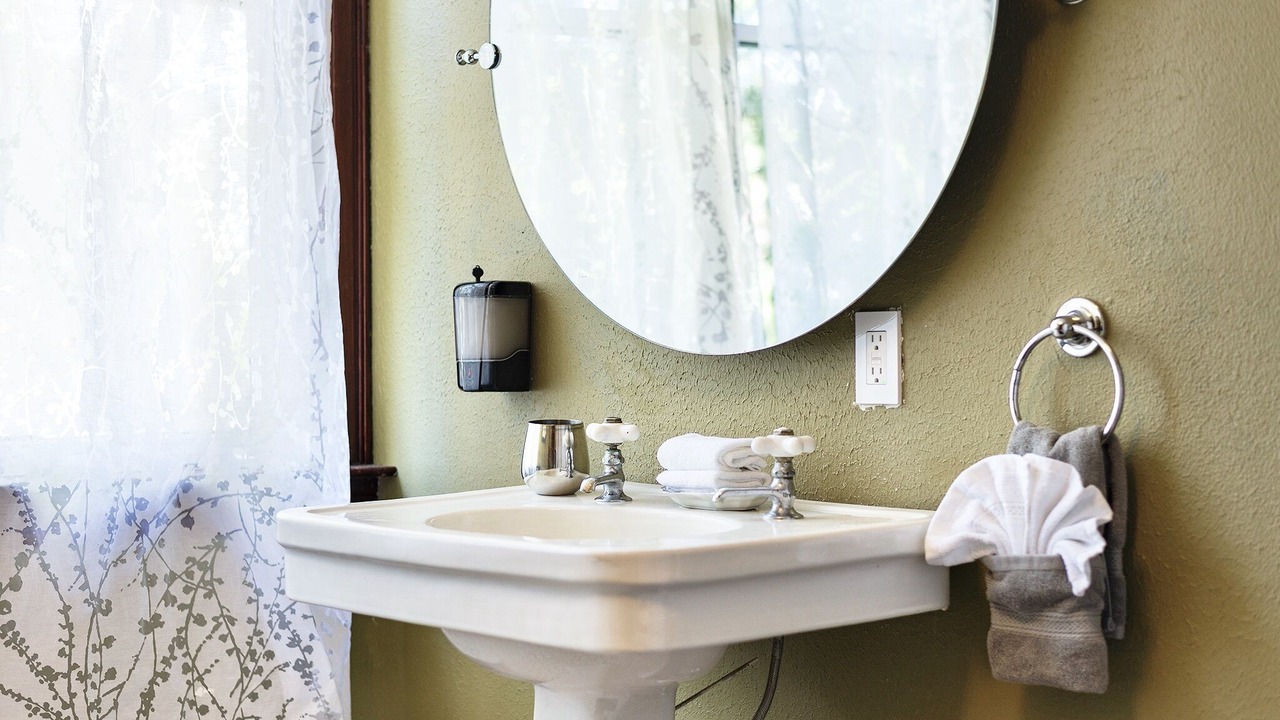 Photo of Bathroom in Peak's Suburban Addition