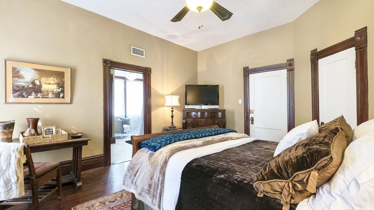 Photo of Bedroom in Peak's Suburban Addition