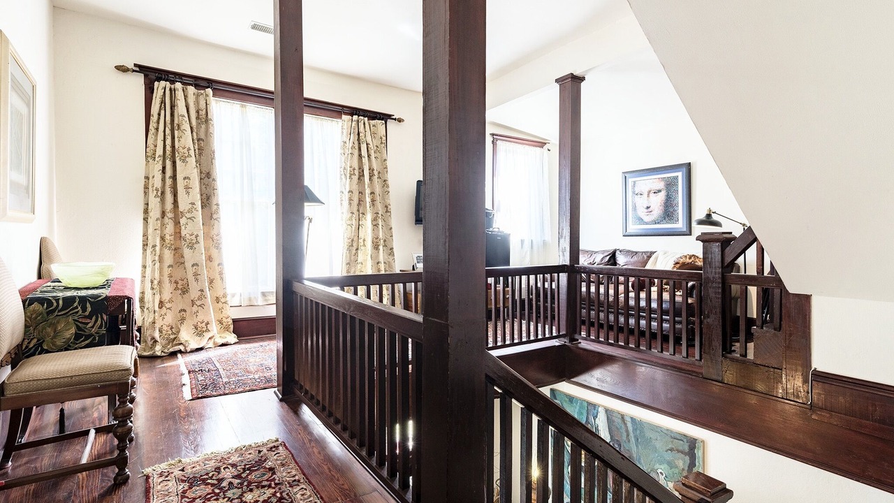 Photo of Livingroom in Peak's Suburban Addition