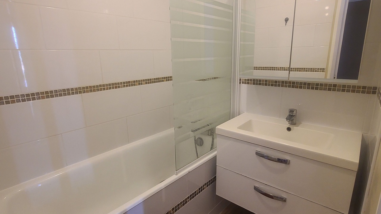 Photo of Bathroom in Crouttes-sur-Marne