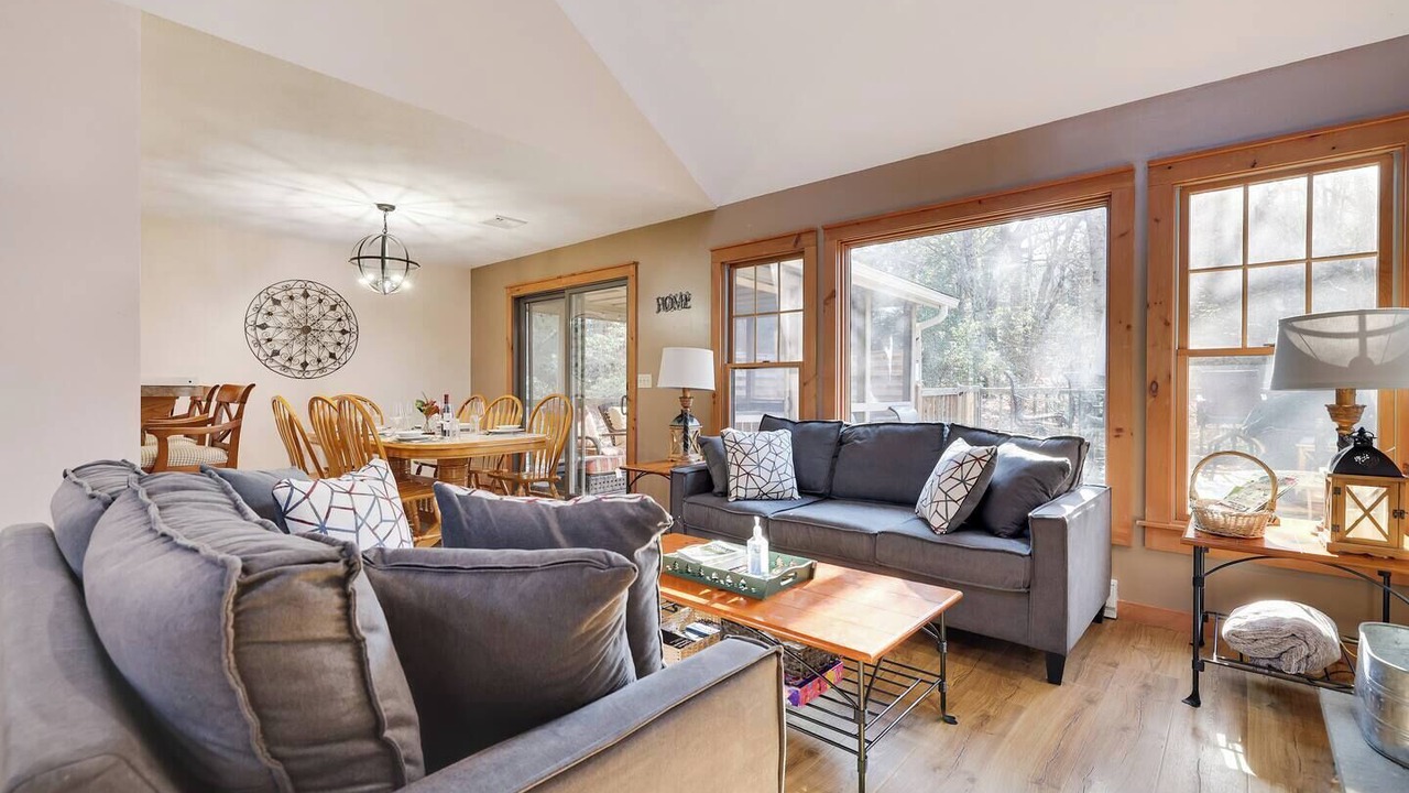 Photo of Livingroom in Tannersville