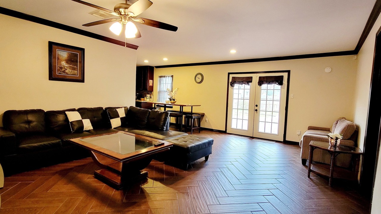 Photo of Livingroom in Spring Branch West