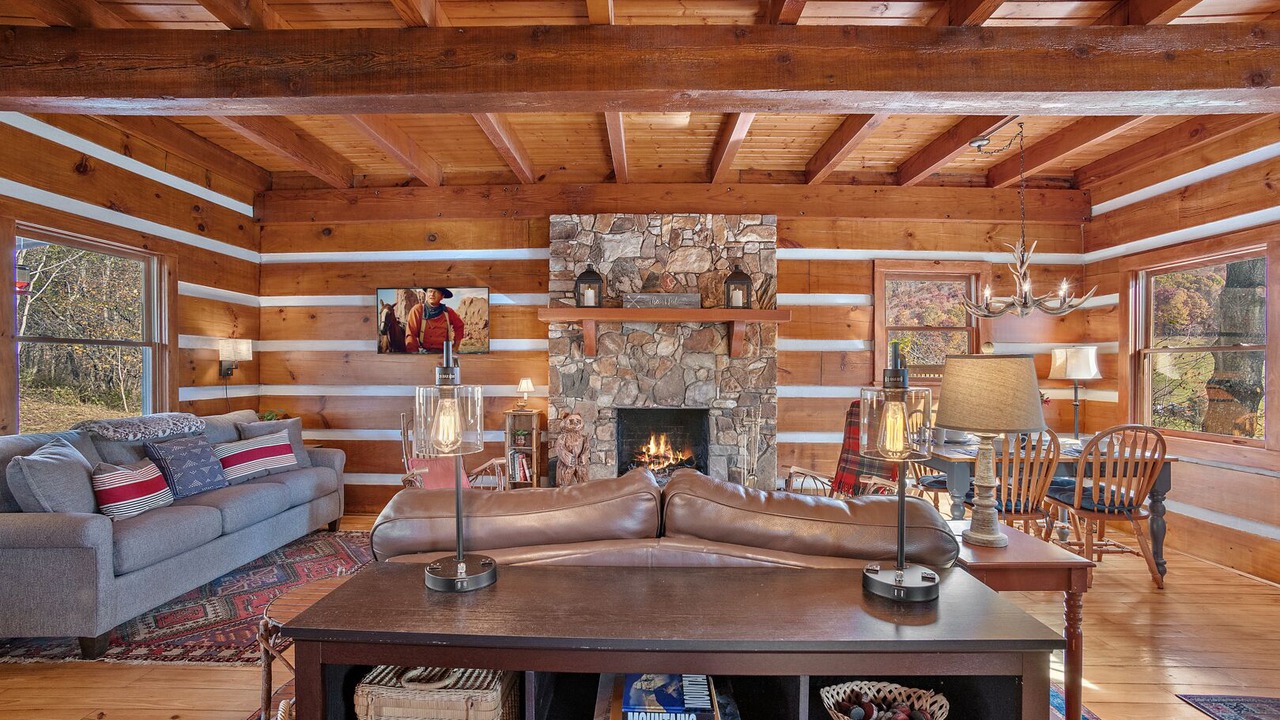 Photo of Livingroom in Boone