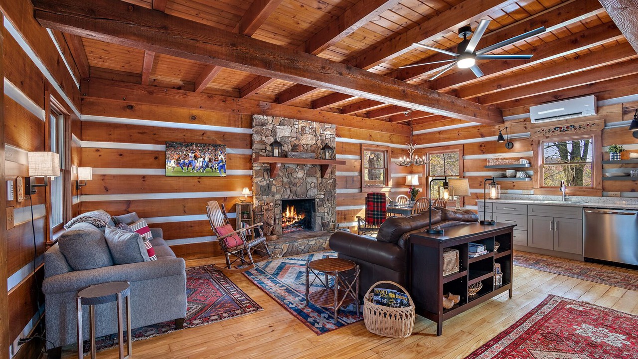 Photo of Livingroom in Boone