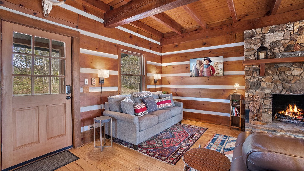 Photo of Livingroom in Boone