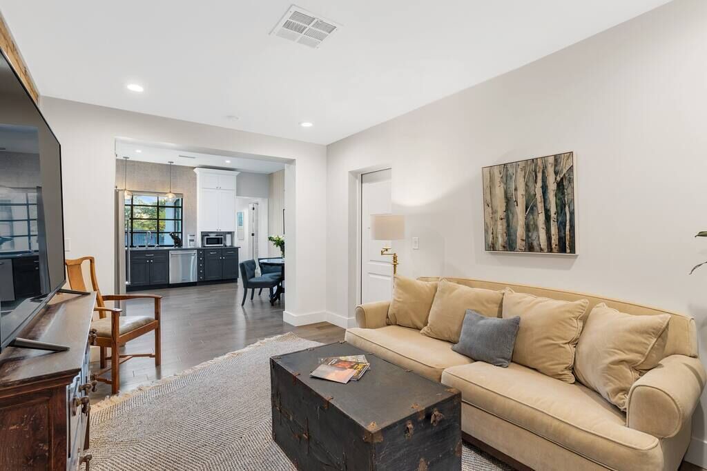 Photo of Livingroom in West University