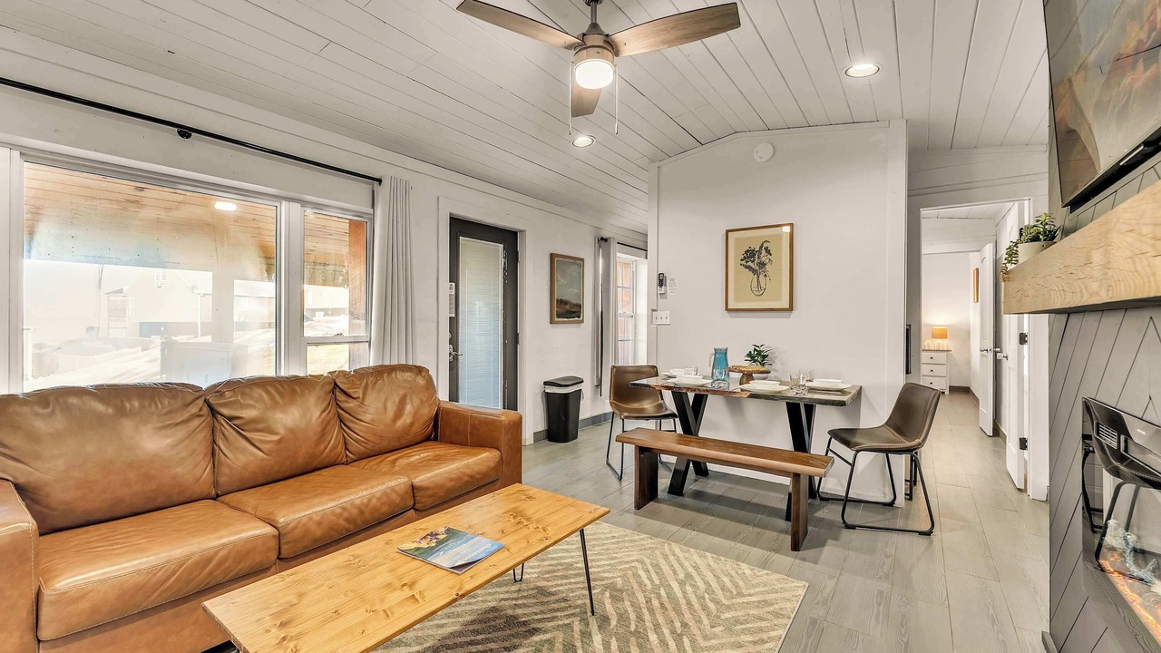 Photo of Livingroom in South Pittsburg