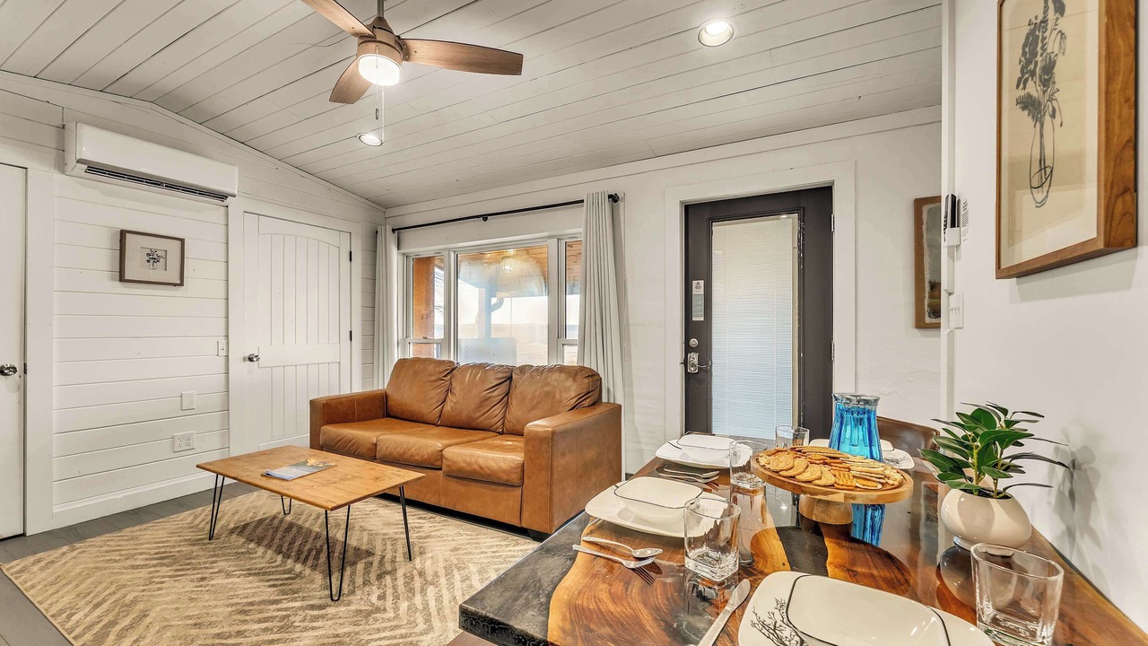 Photo of Livingroom in South Pittsburg