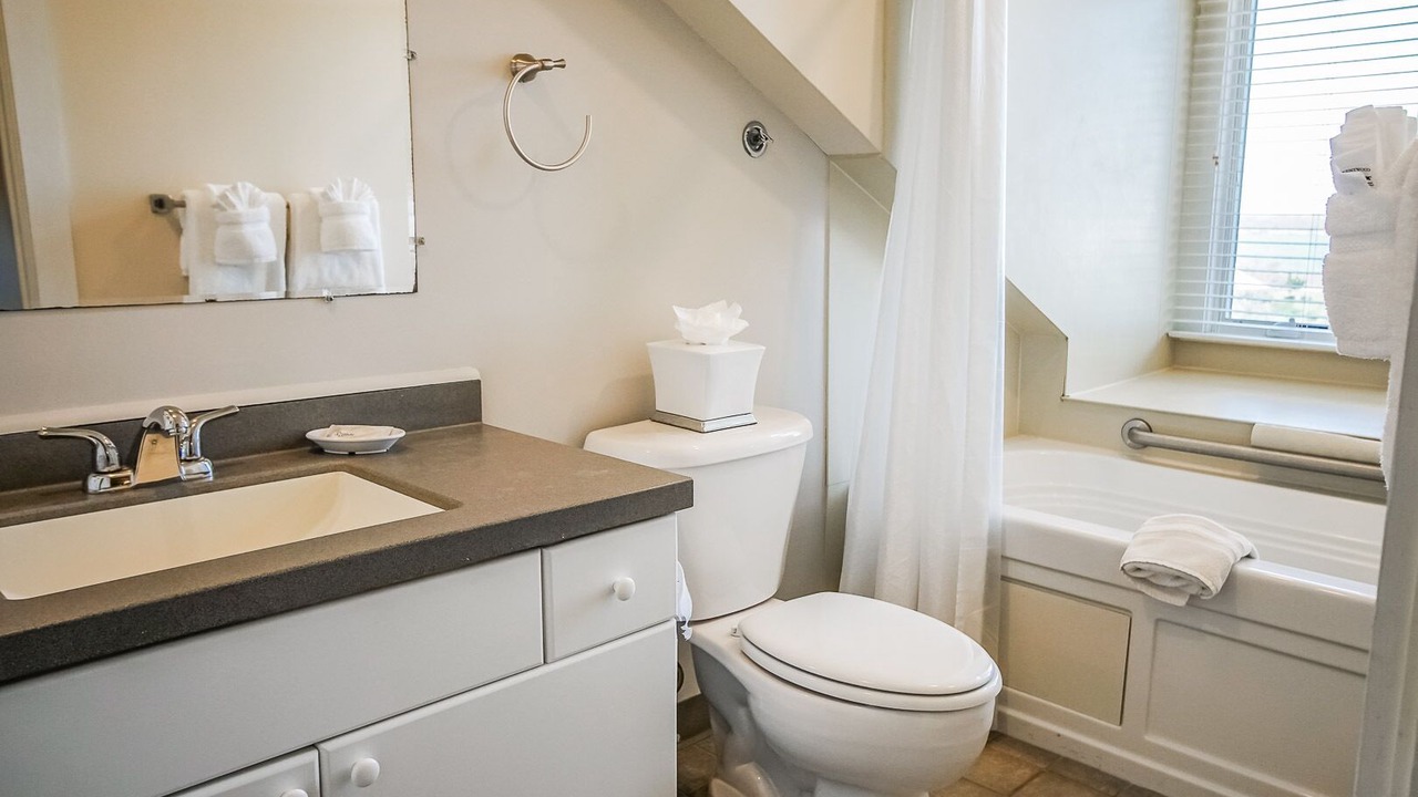 Photo of Bathroom in Ocean Drive