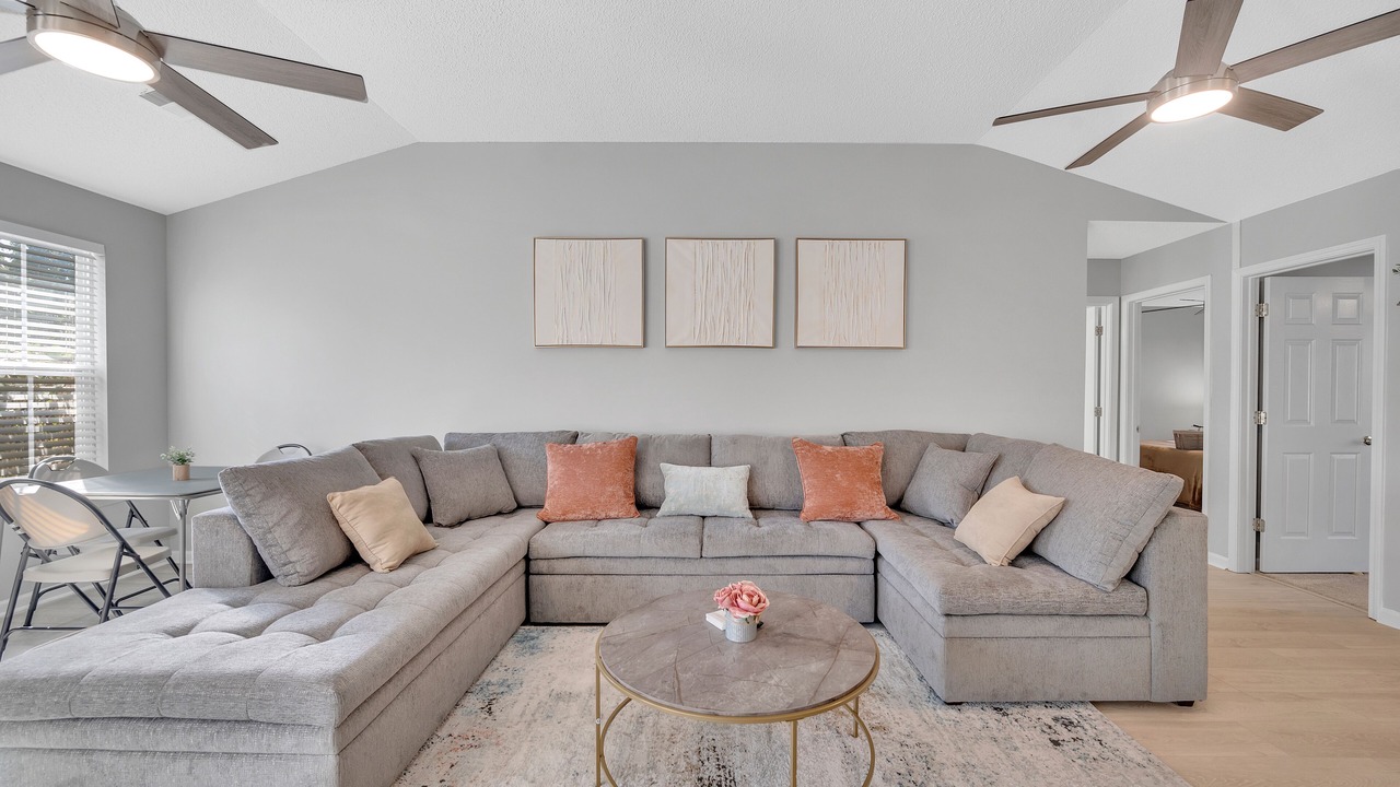 Photo of Livingroom in Huntcliff