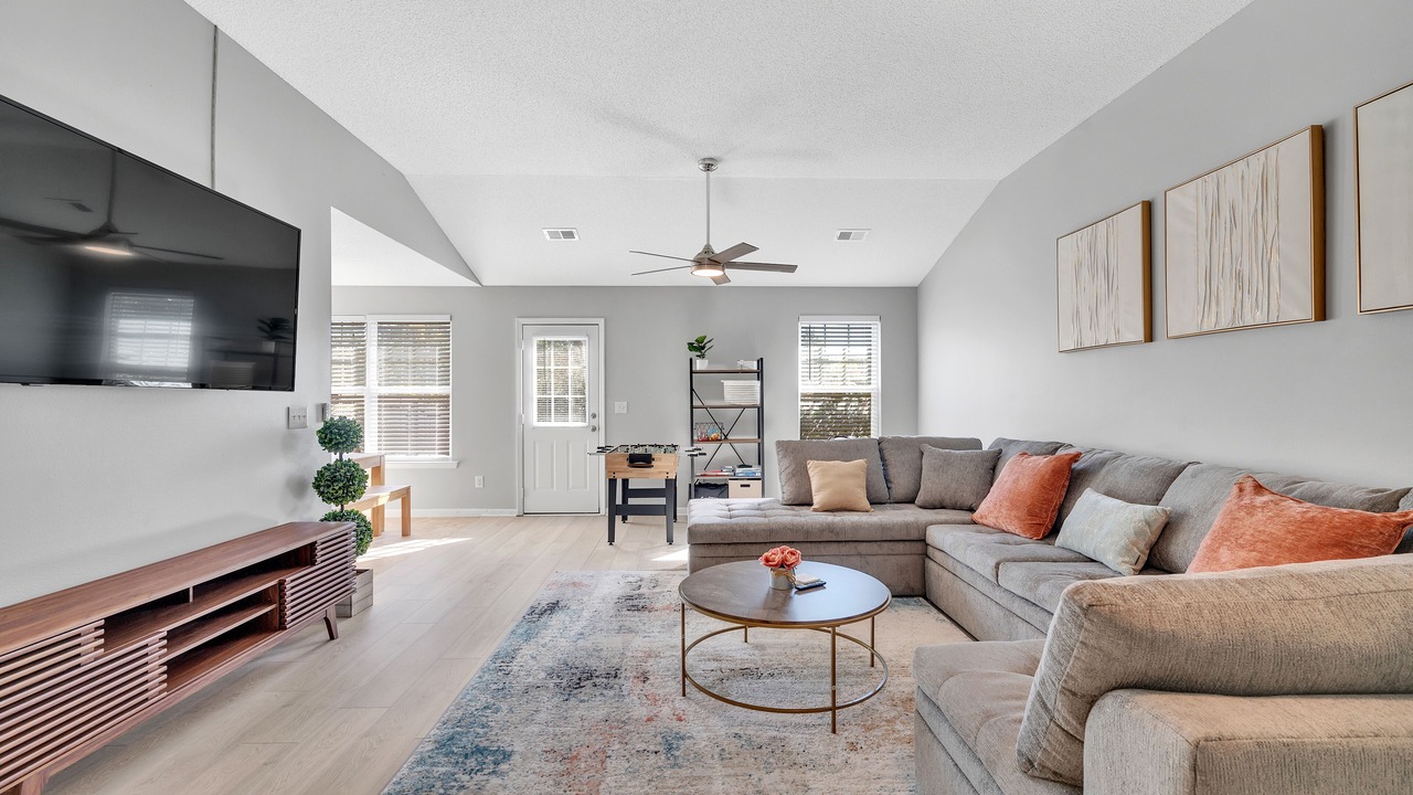 Photo of Livingroom in Huntcliff